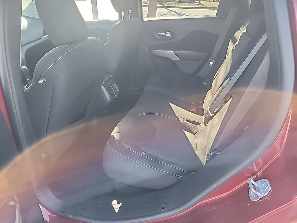 Used 2017 Jeep Cherokee Latitude image 10