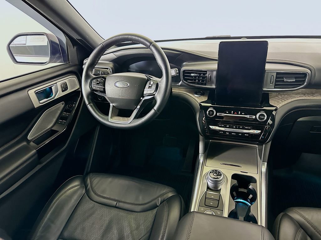 Used 2021 Ford Explorer Platinum w/ Equipment Group 601A image 17