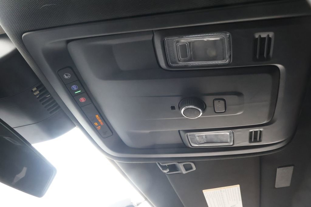 Used 2025 Chevrolet Tahoe LT AWD/4WD image 32