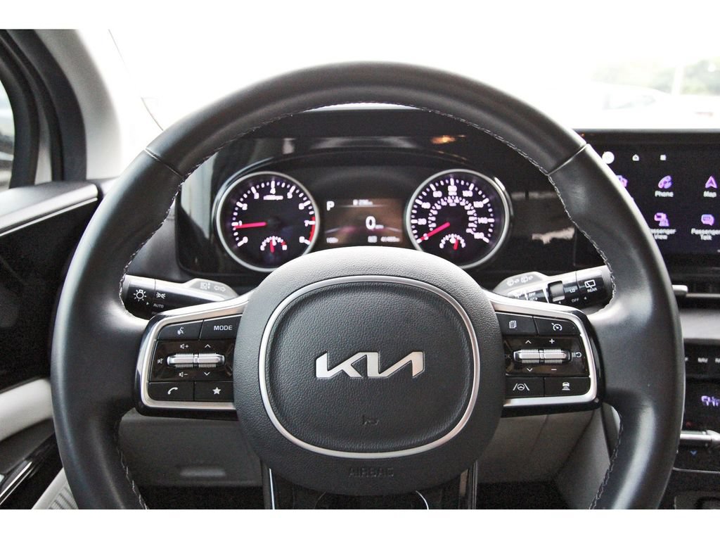 Certified 2024 Kia Carnival EX FWD image 15