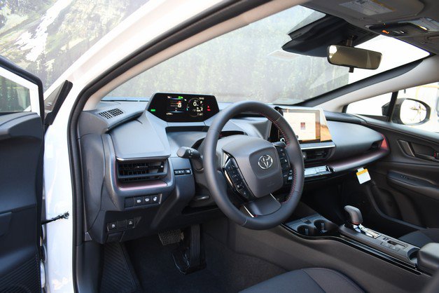 New 2026 Toyota Prius Plug-In Hybrid FWD image 6