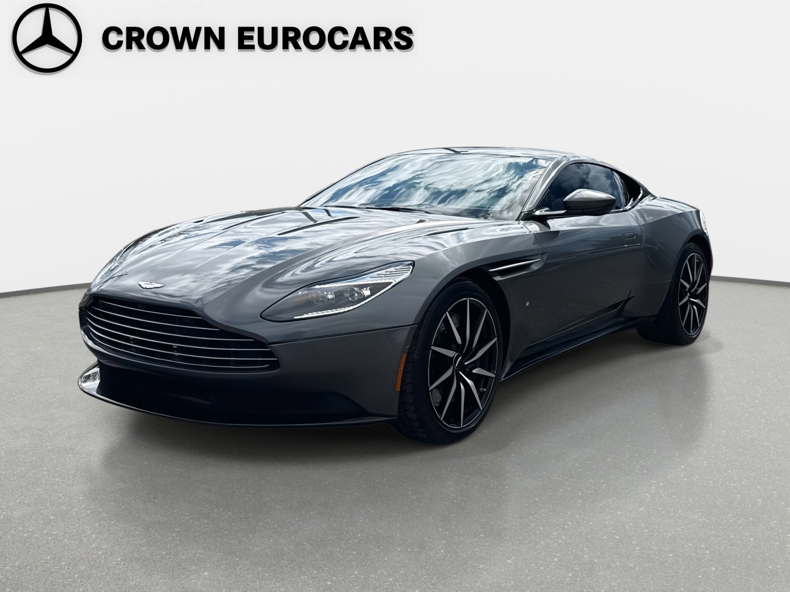 Used 2017 Aston Martin DB11 V12 image 2