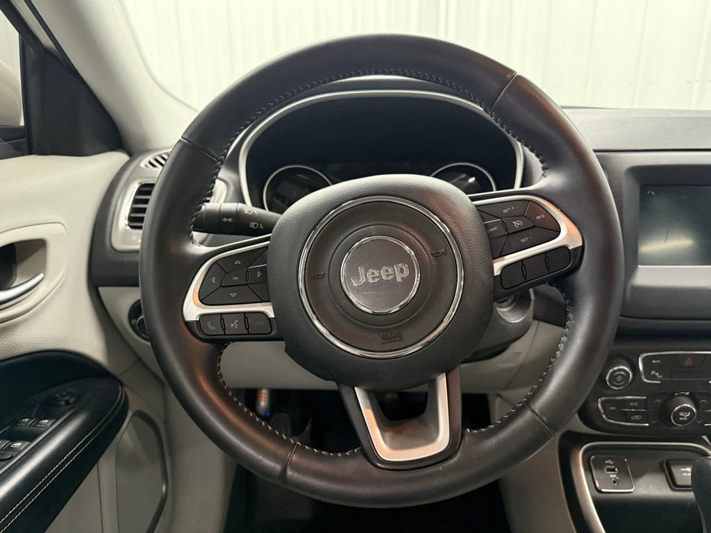 Used 2018 Jeep Compass Latitude w/ Popular Equipment Group FWD image 14