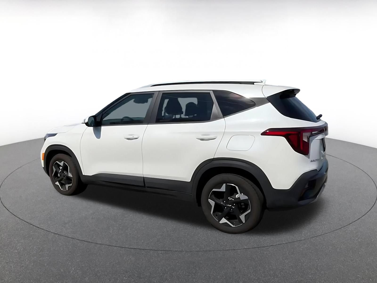 Used 2025 Kia Seltos S FWD image 10