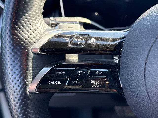 Used 2024 Mercedes-Benz GLC 300 4MATIC image 37