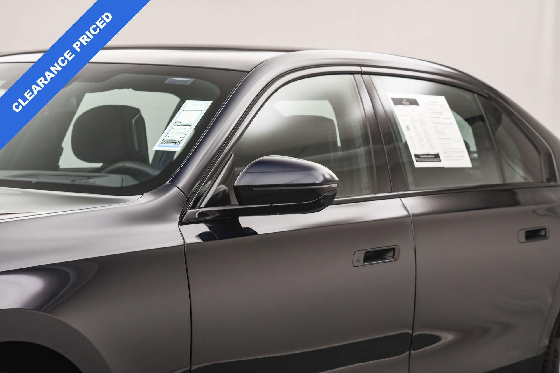 Used 2024 BMW 760i xDrive w/ Premium Package 2 image 11