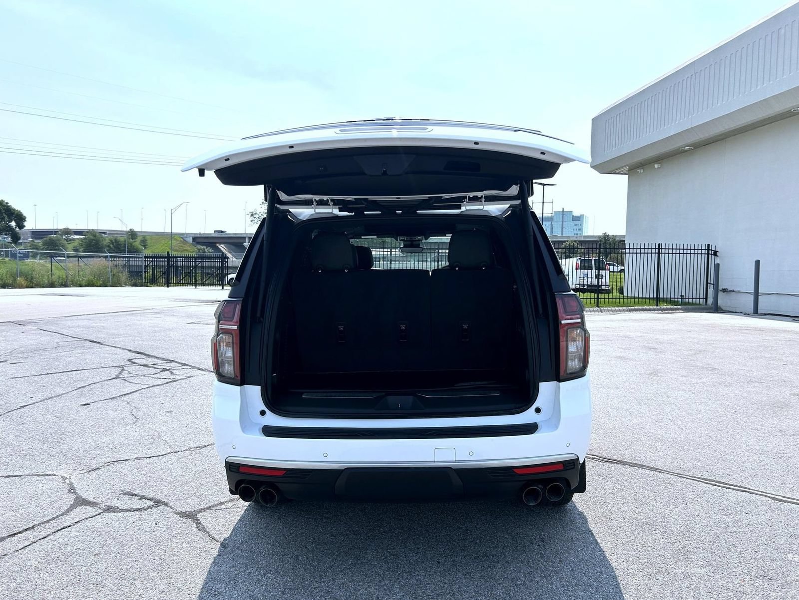 Used 2024 Chevrolet Tahoe High Country AWD/4WD image 24