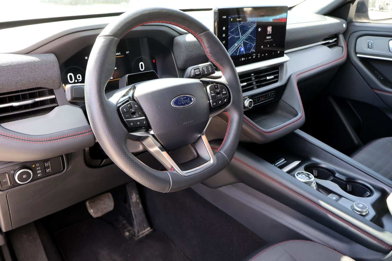 Used 2025 Ford Explorer ST-Line AWD/4WD image 24