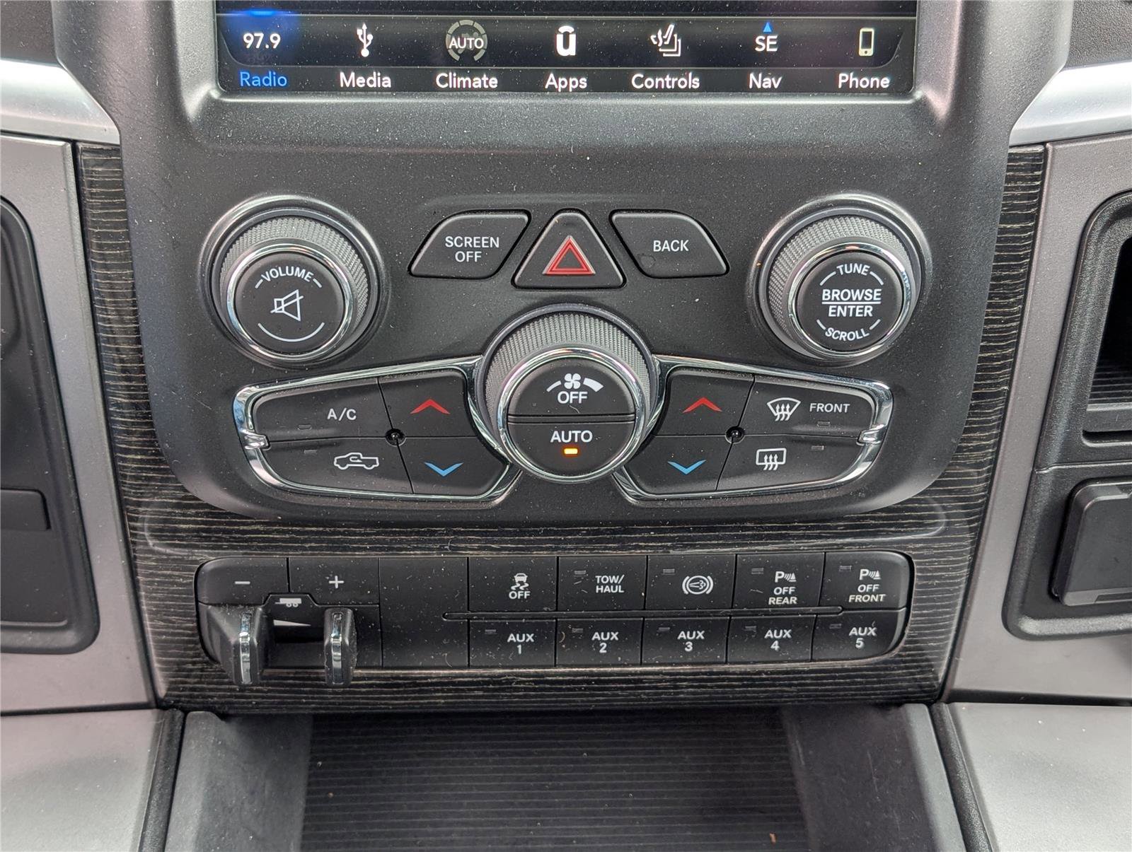 Used 2018 RAM 3500 Laramie Longhorn image 27