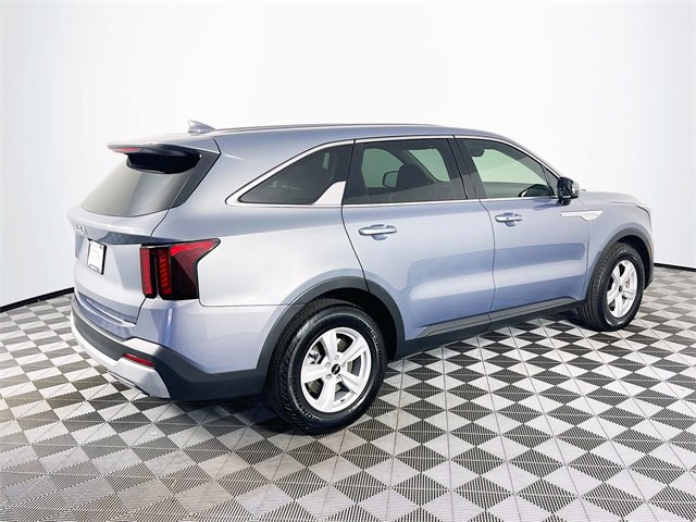 Used 2025 Kia Sorento LX image 8