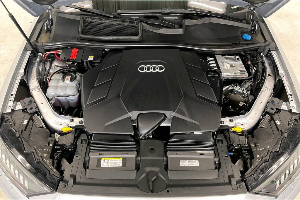 Used 2022 Audi Q7 3.0T Premium Plus w/ Premium Plus Package AWD/4WD image 28