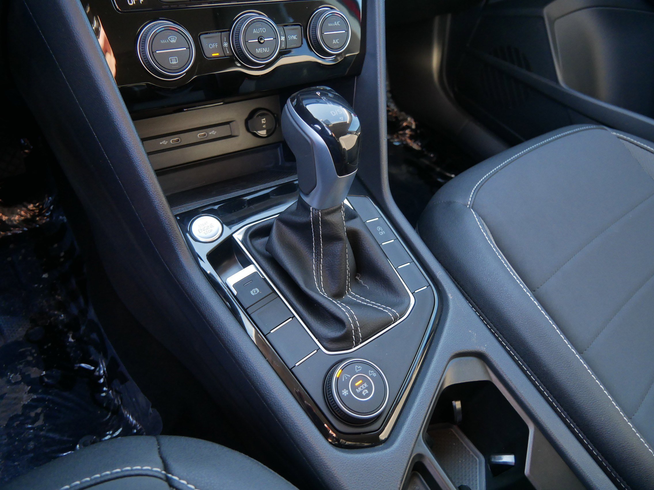 Used 2024 Volkswagen Taos SE image 24