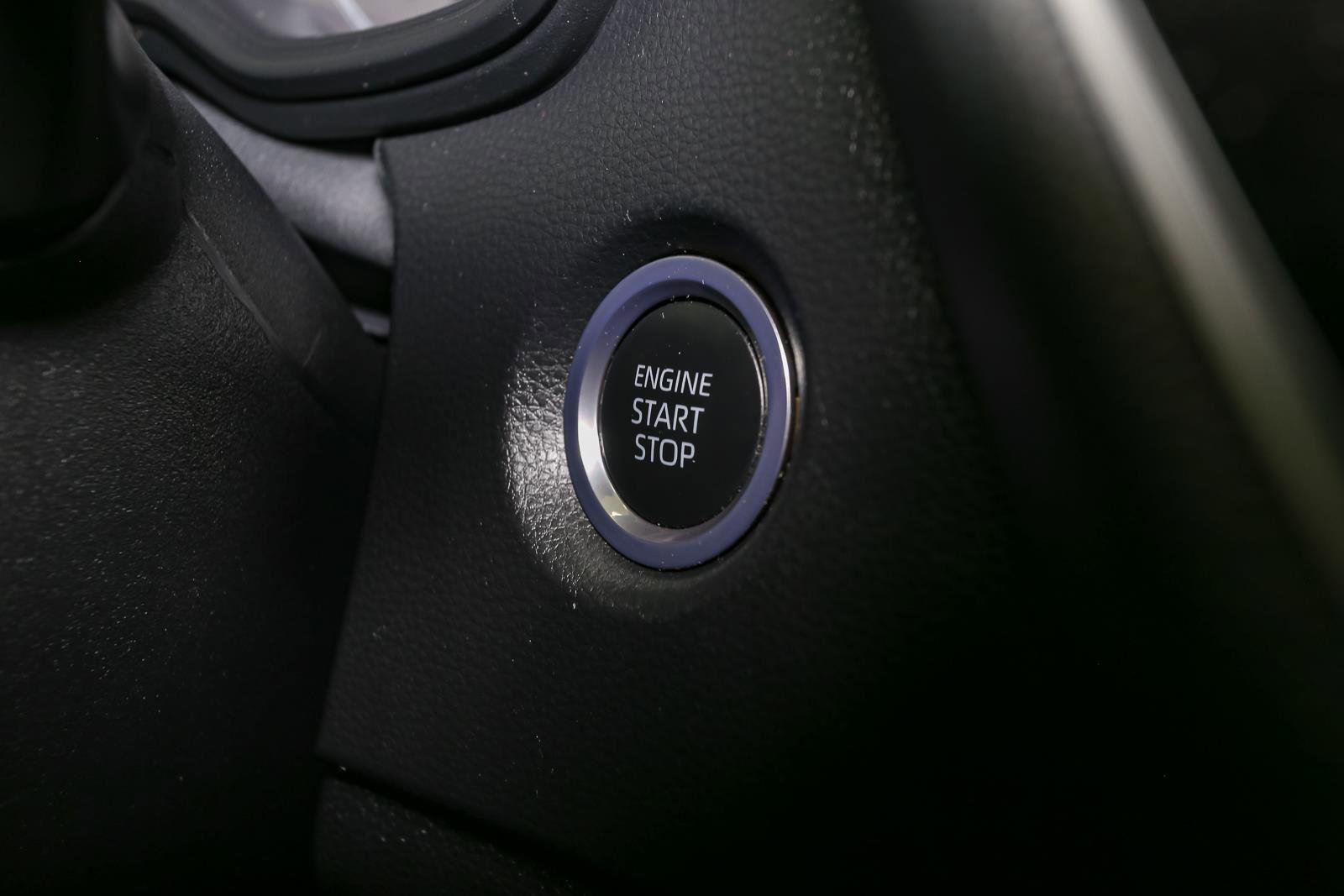 Used 2023 Toyota Corolla SE w/ Carpet Mat Package (TMS) FWD image 30