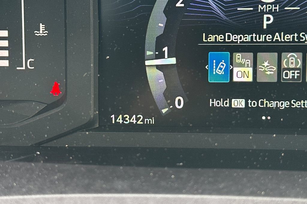 Used 2025 Toyota Tacoma SR5 image 28