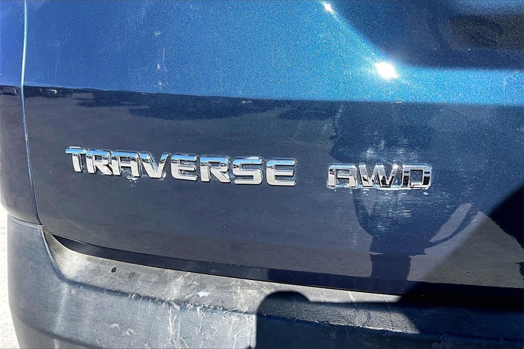 Used 2023 Chevrolet Traverse LT image 9