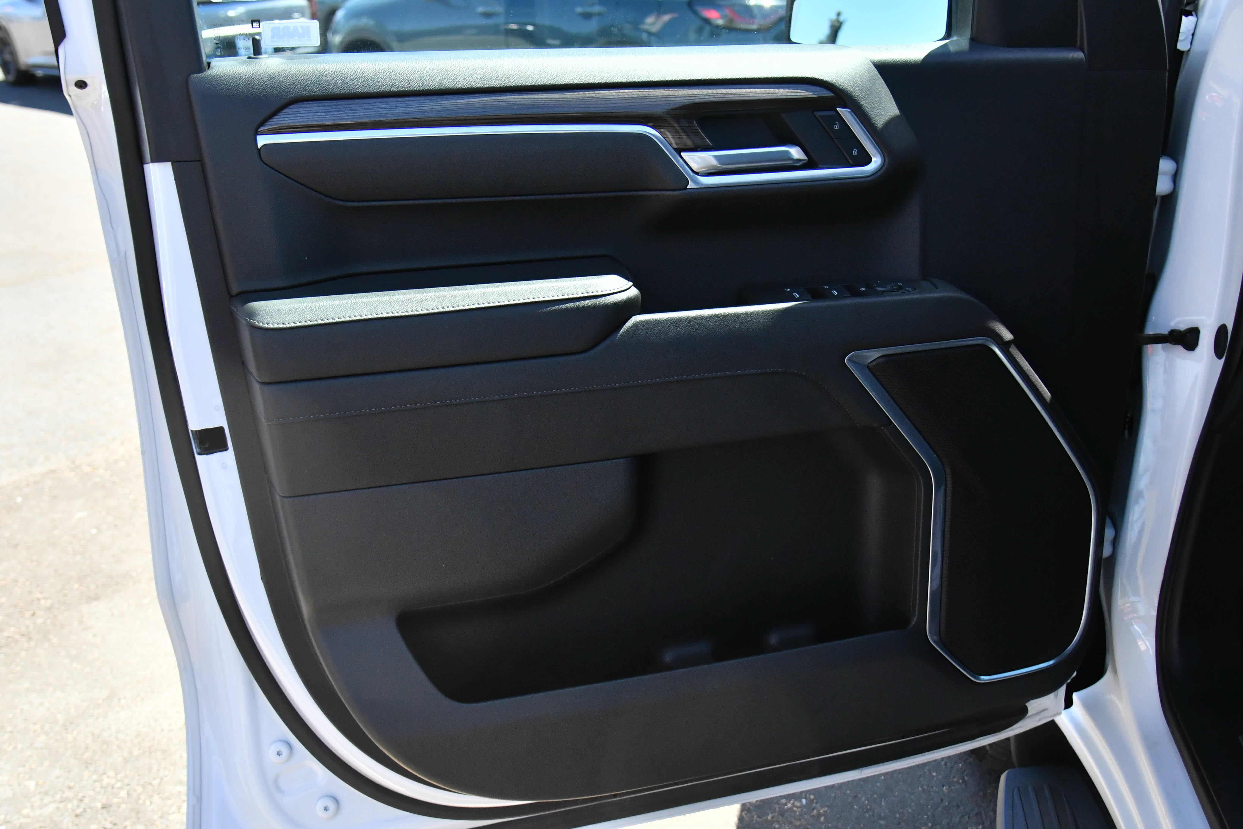 Used 2025 Chevrolet Silverado 1500 LT w/ LPO, Dark Essentials Package AWD/4WD image 13