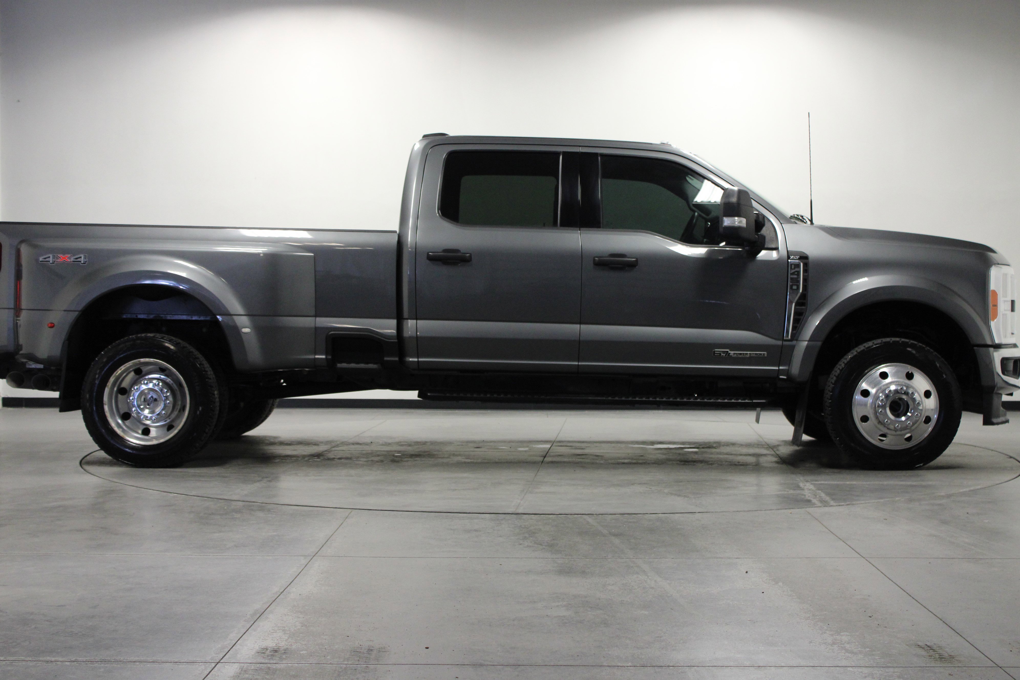 Used 2023 Ford F450 XLT w/ 360-Degree Camera Package AWD/4WD image 3