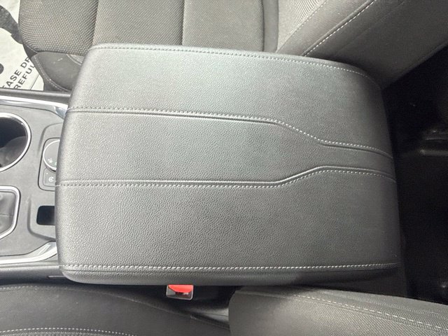 Used 2022 Chevrolet Traverse LT FWD image 21