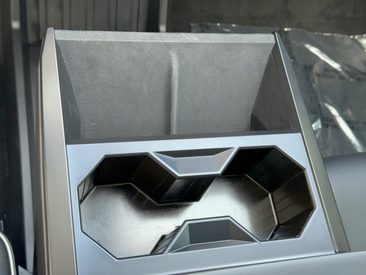 Used 2025 Tesla Cybertruck AWD Crew Cab image 22