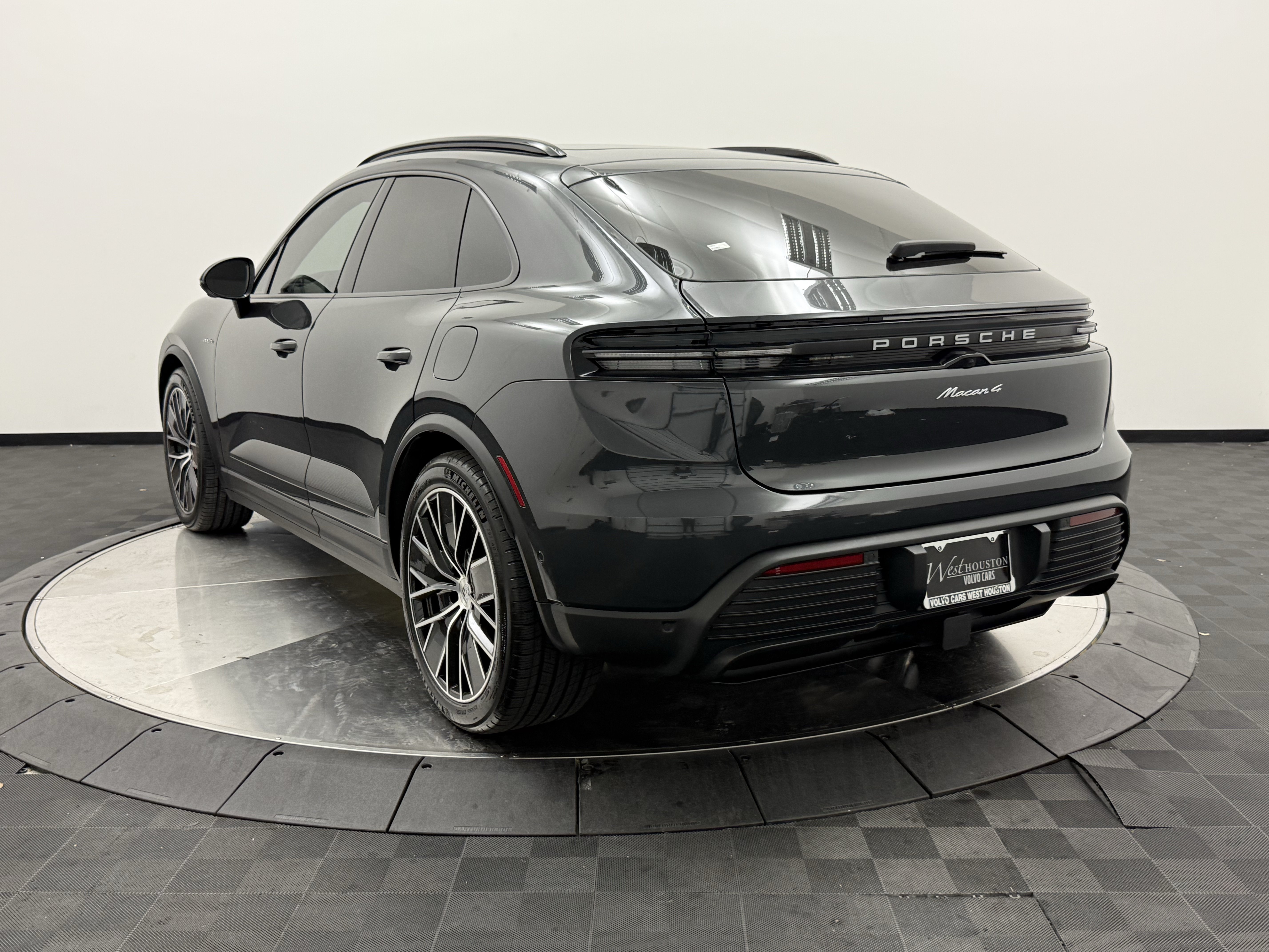 Used 2024 Porsche Macan 4 Electric AWD/4WD image 6