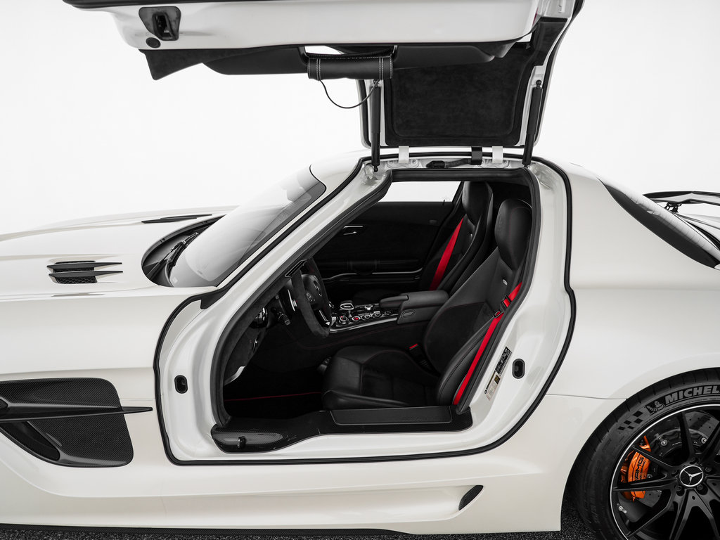Used 2014 Mercedes-Benz SLS AMG Black Series image 13
