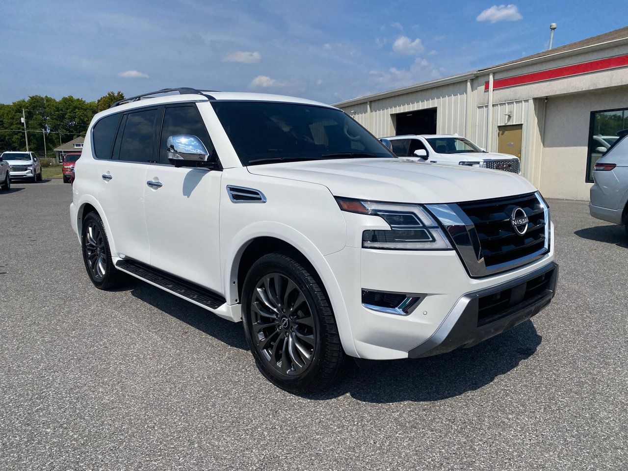Used 2024 Nissan Armada Platinum w/ Captain's Chairs Package image 3