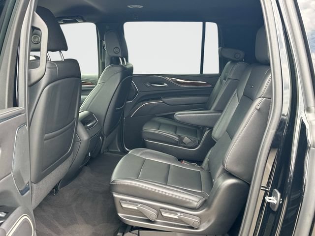 Used 2024 Cadillac Escalade ESV Luxury w/ LPO, Floor Liner Package AWD/4WD image 16
