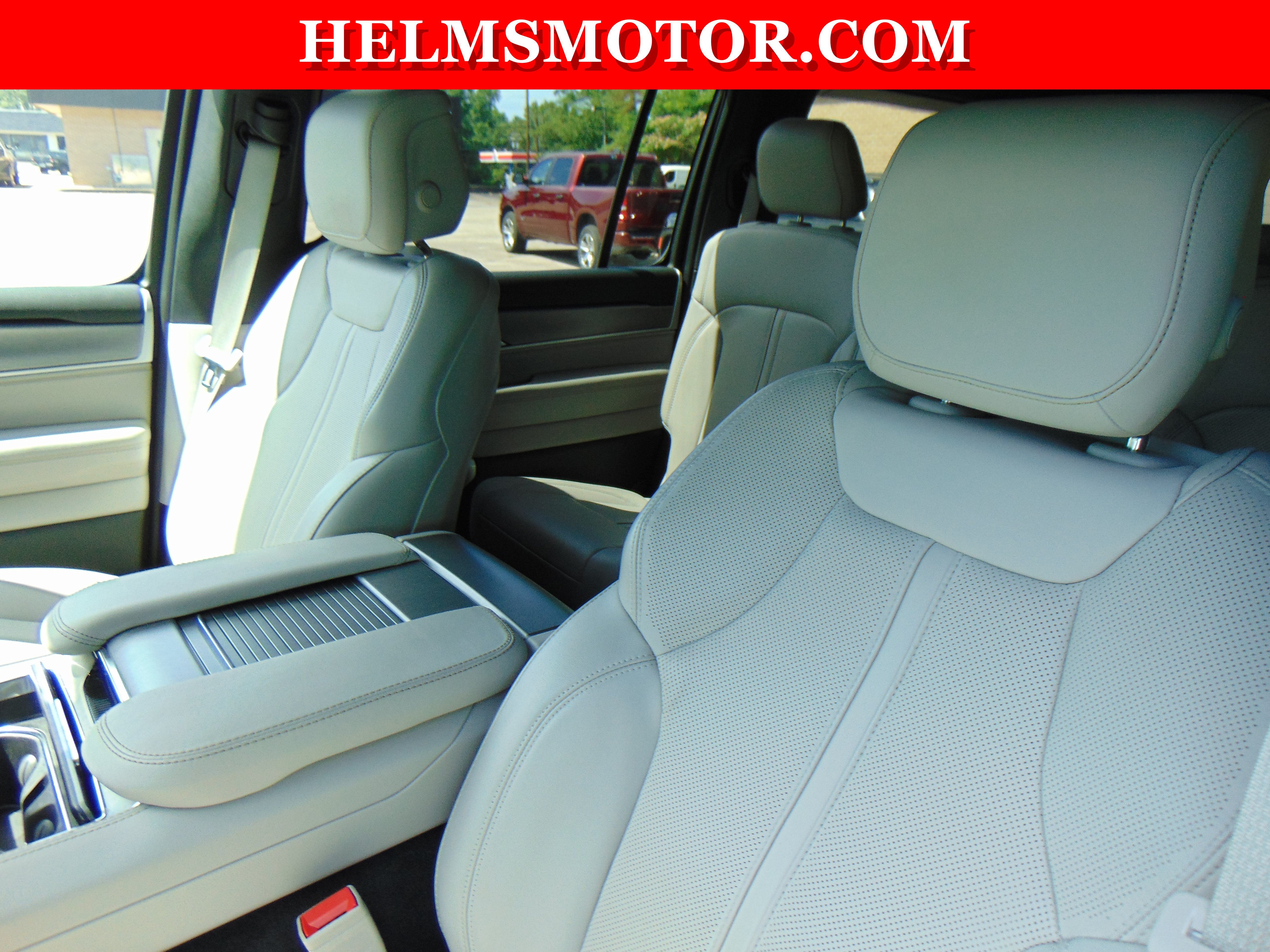 Certified 2025 Jeep Wagoneer L 4WD image 29