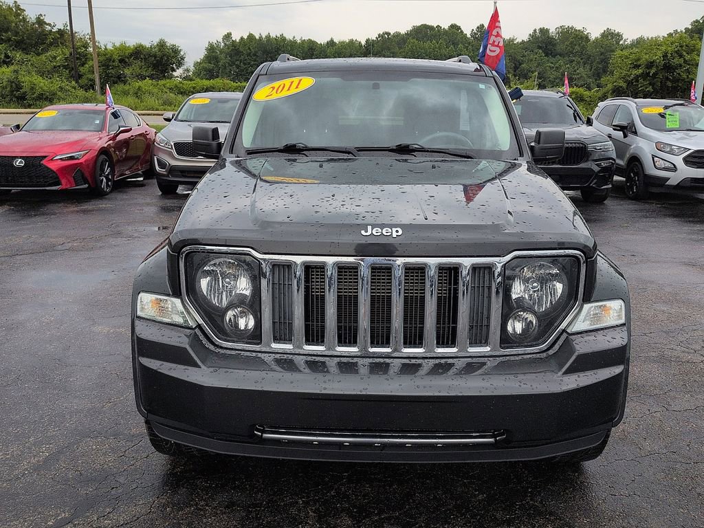 Used 2011 Jeep Liberty Sport AWD/4WD image 3