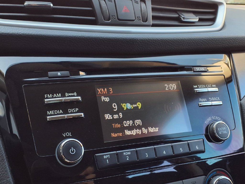 Used 2016 Nissan Rogue S FWD image 6