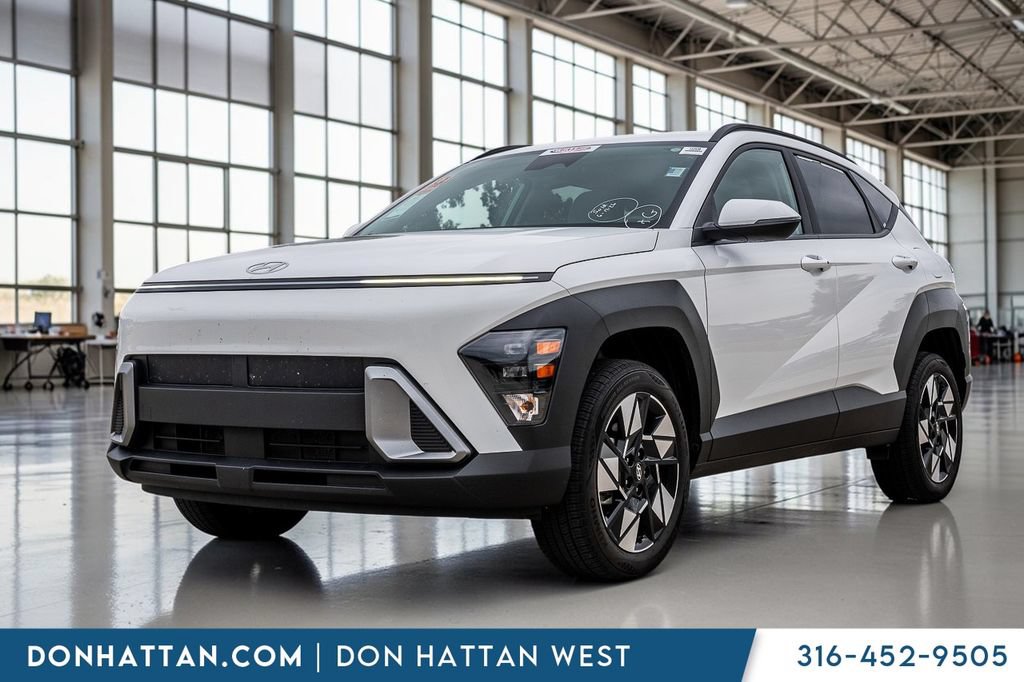 Used 2025 Hyundai Kona SEL AWD/4WD image 1