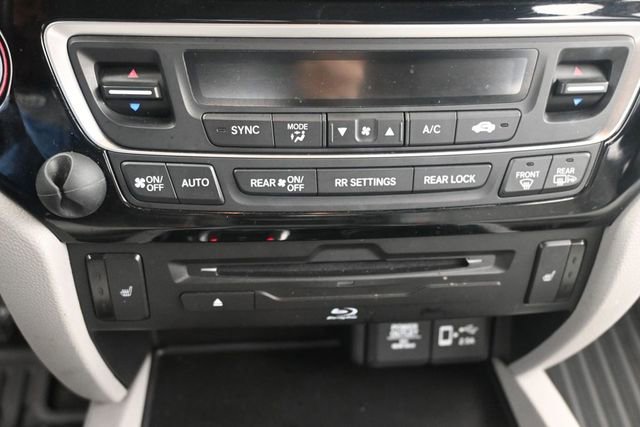 Used 2022 Honda Pilot Touring image 11