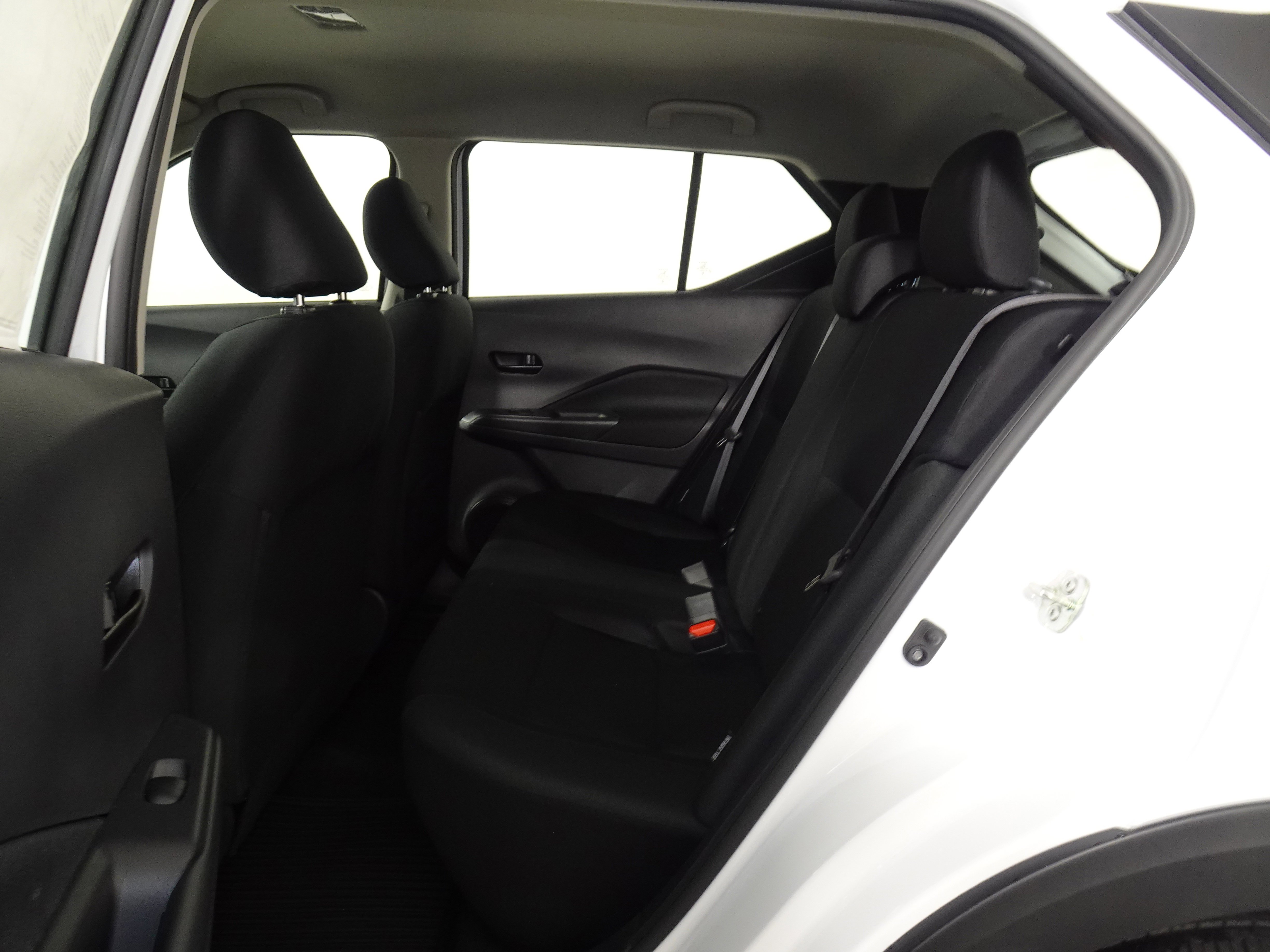 New 2025 Nissan Kicks Play S image 7