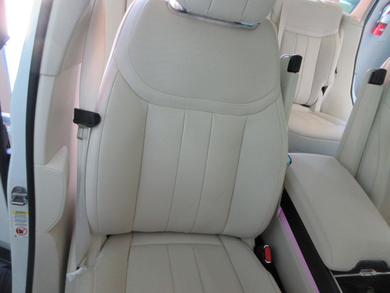 Used 2023 Land Rover Range Rover SE AWD/4WD image 25