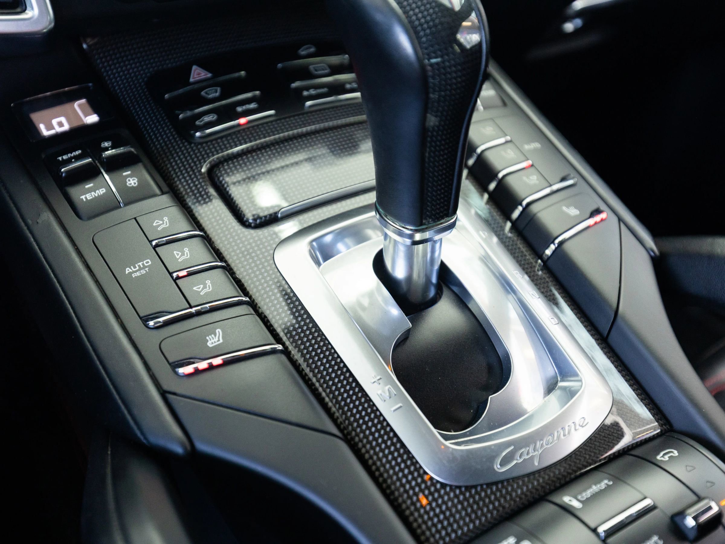 Used 2017 Porsche Cayenne GTS AWD/4WD image 40