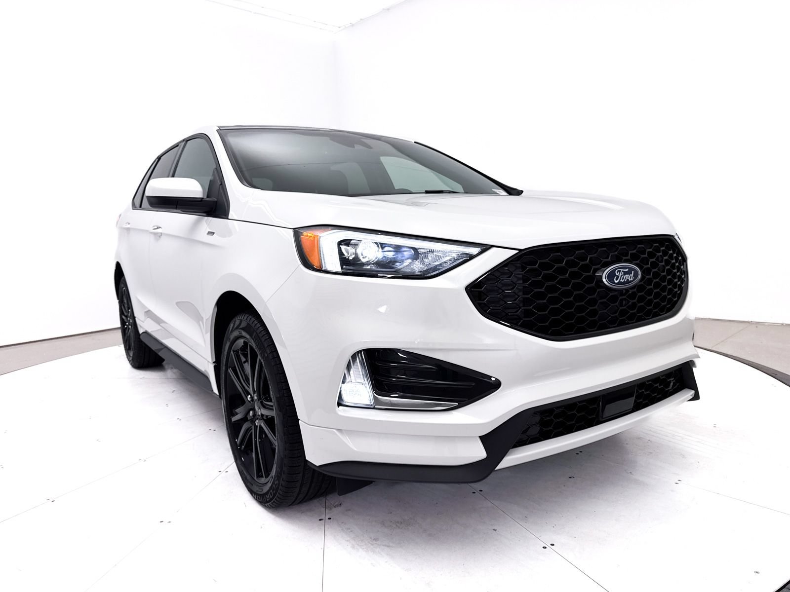 Used 2023 Ford Edge ST-Line AWD/4WD image 11
