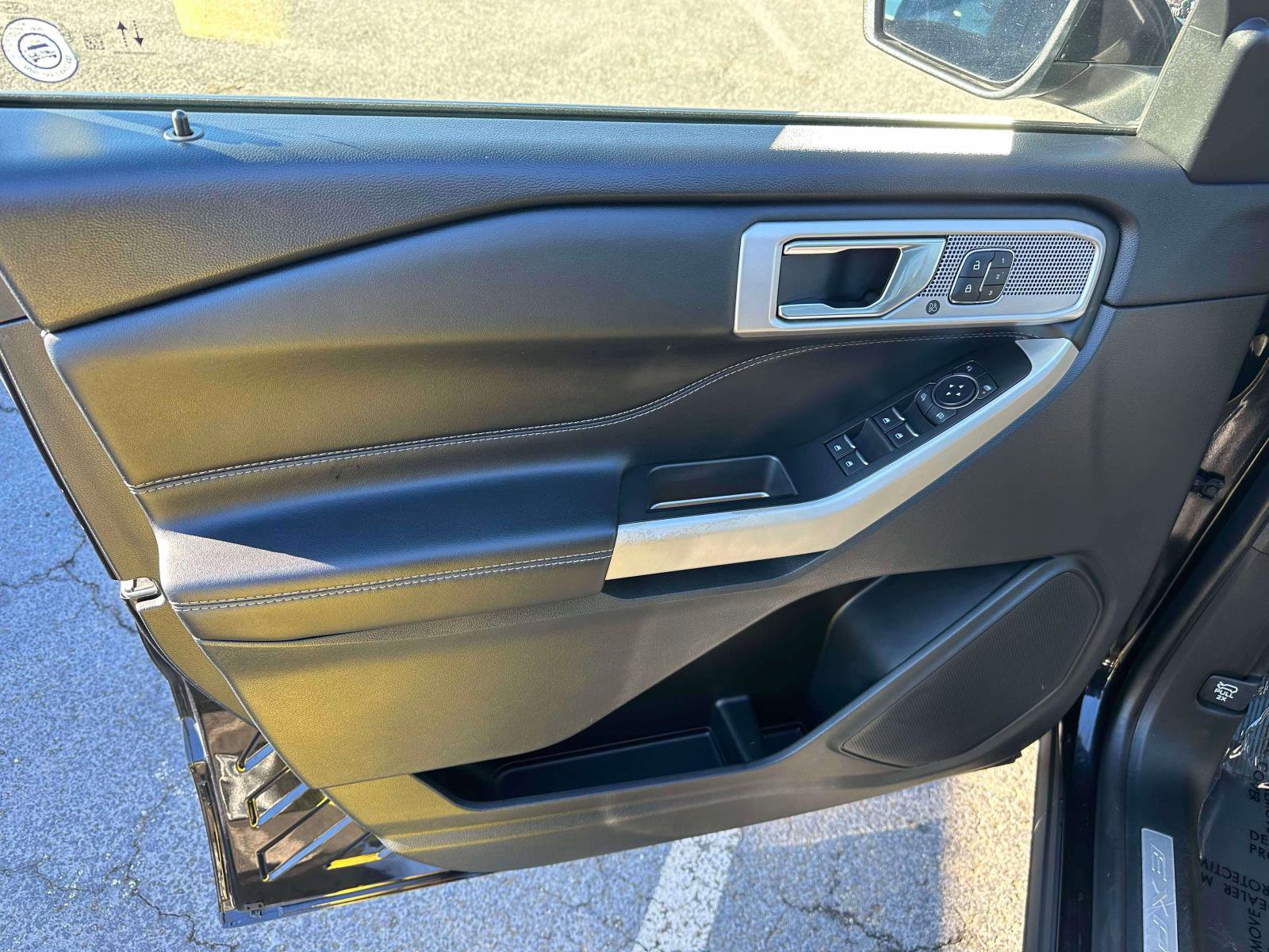 Used 2022 Ford Explorer Limited w/ Equipment Group 301A image 15