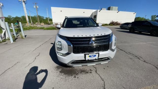 Used 2022 Mitsubishi Outlander SE AWD/4WD image 3