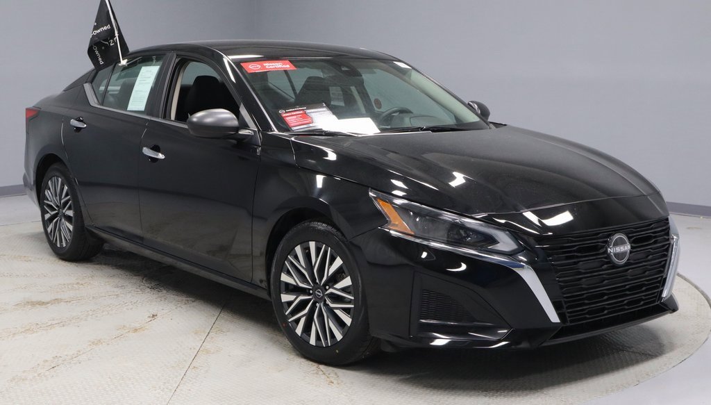 Certified 2024 Nissan Altima 2.5 SV image 1