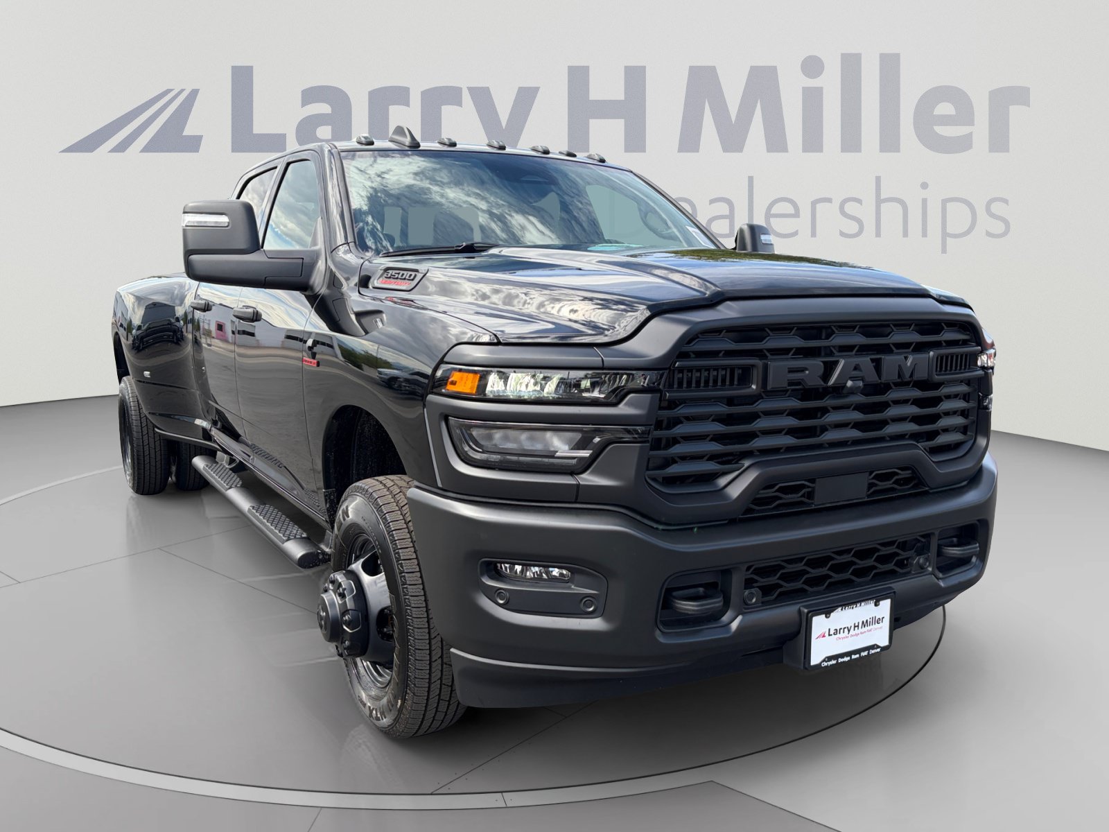 New 2027 RAM 3500 Laramie AWD/4WD image 7