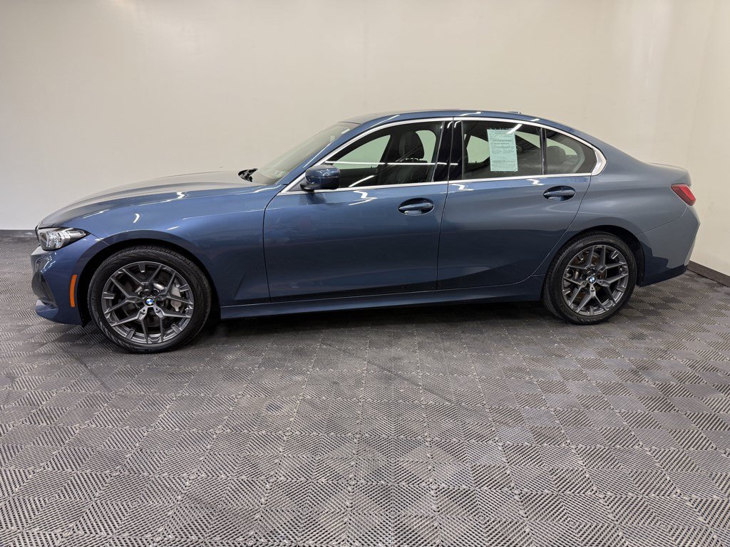 Used 2025 BMW 330i xDrive Sedan w/ Convenience Package AWD/4WD image 2