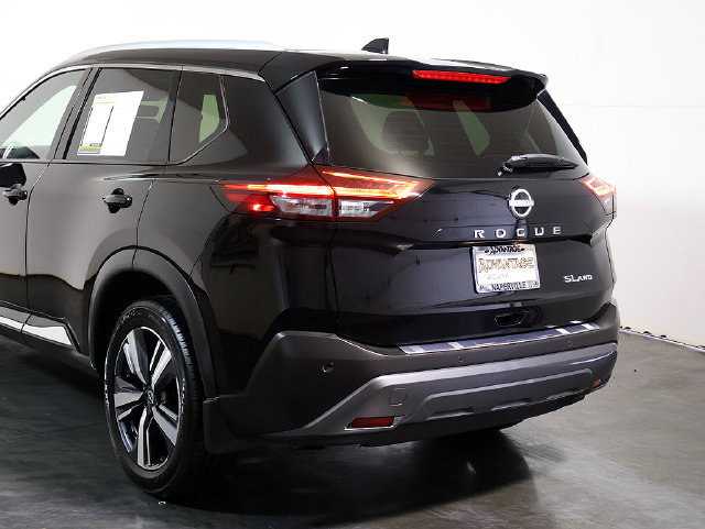 Used 2023 Nissan Rogue SL AWD/4WD image 11