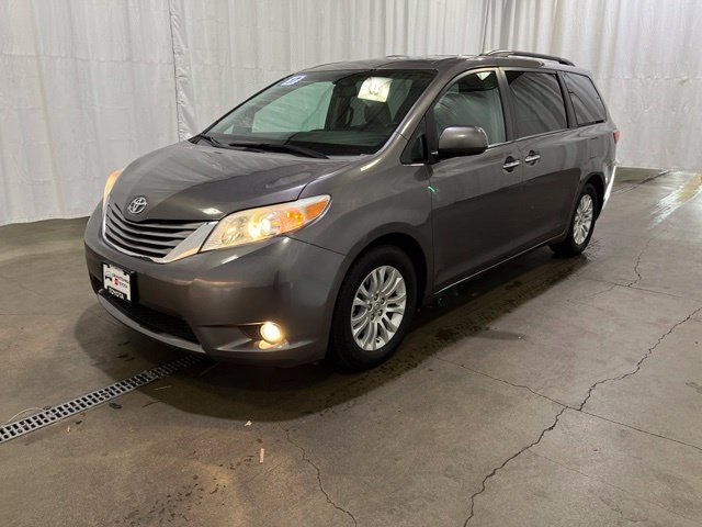 Certified 2017 Toyota Sienna XLE w/ XLE Navigation Package FWD image 9