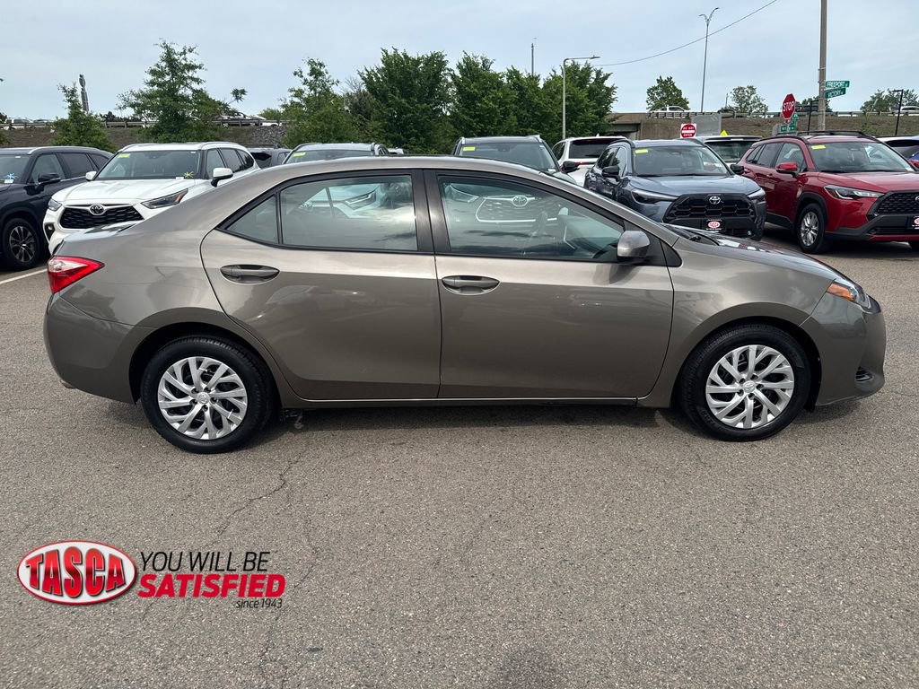 Used 2018 Toyota Corolla LE FWD image 8