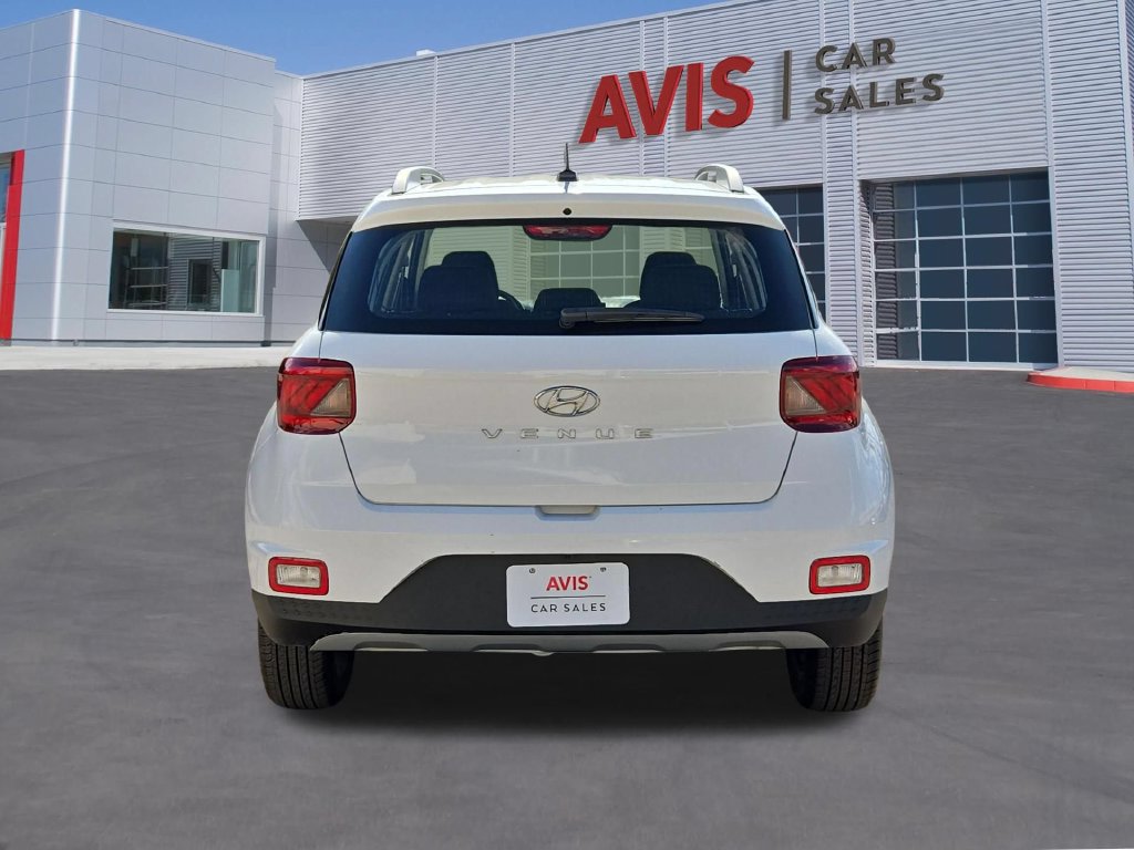 Used 2026 Hyundai Venue SEL FWD image 7