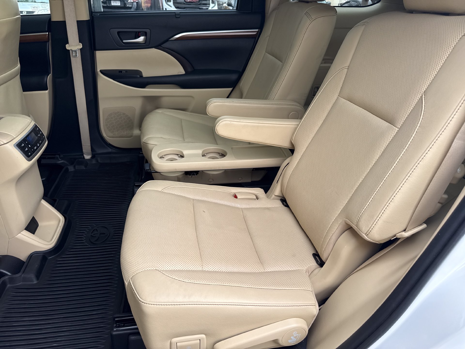Used 2019 Toyota Highlander Limited Platinum AWD/4WD image 22
