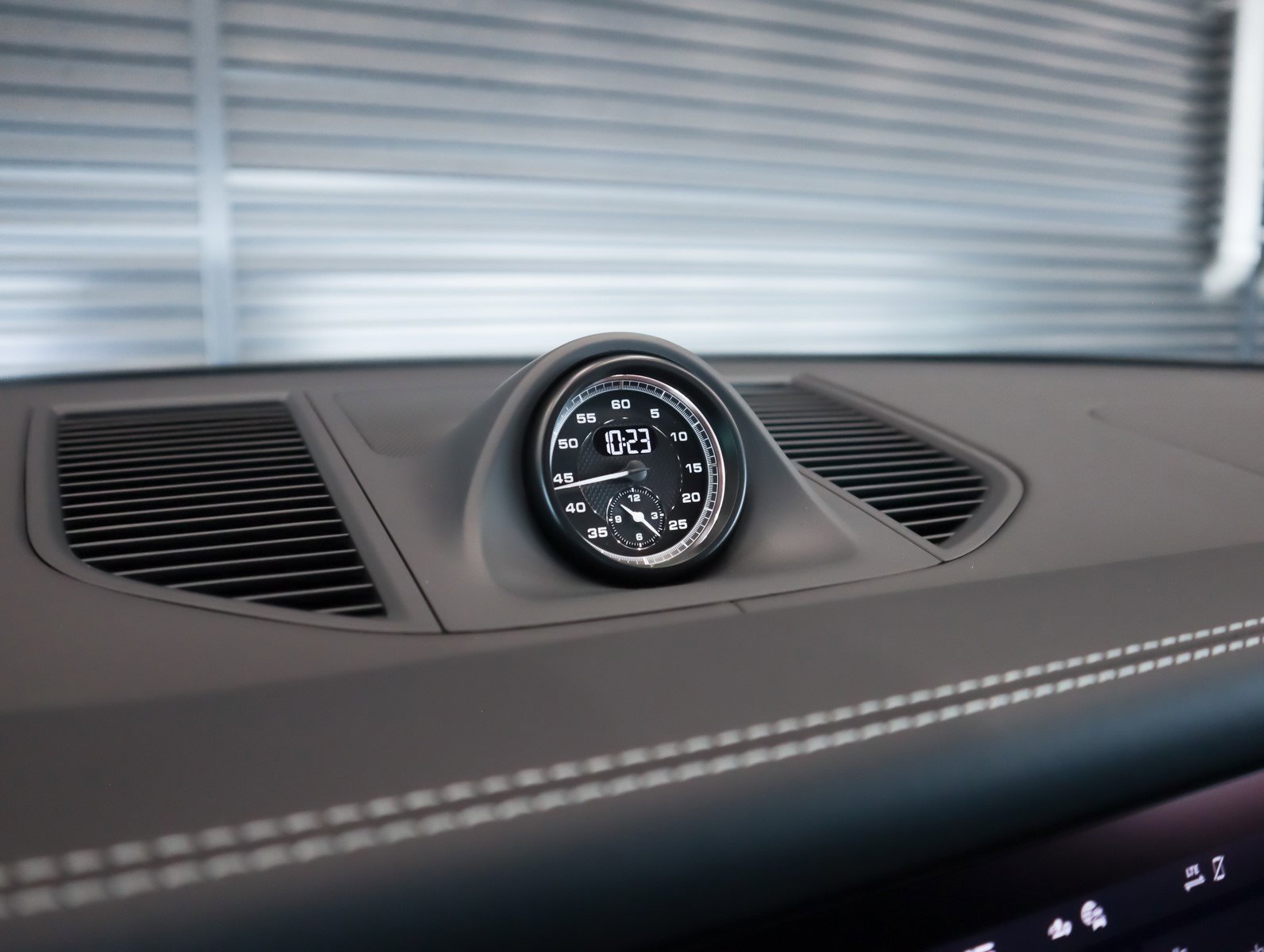 New 2026 Porsche Macan GTS image 24