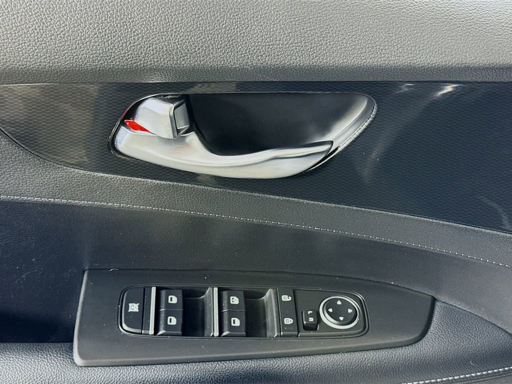 Used 2023 Kia Forte GT-Line w/ GT-Line Premium Package image 18