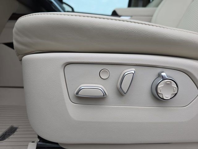 Certified 2025 Cadillac Escalade ESV Sport Platinum image 29