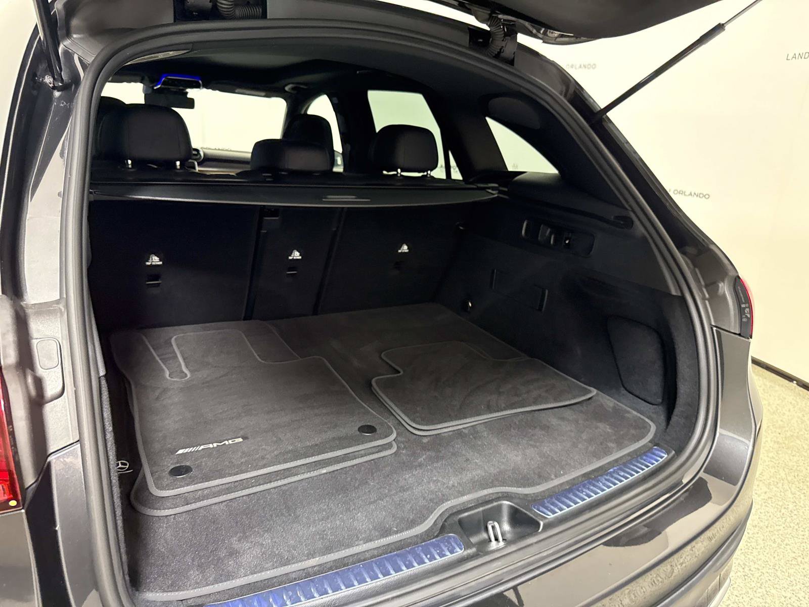 Used 2024 Mercedes-Benz GLC 300 4MATIC image 10